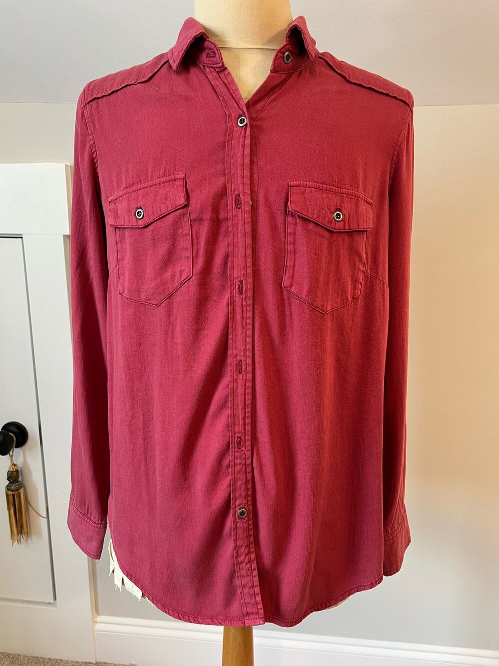 LOVE 8 Womens Button Down Shirt SZ SMALL NWT
